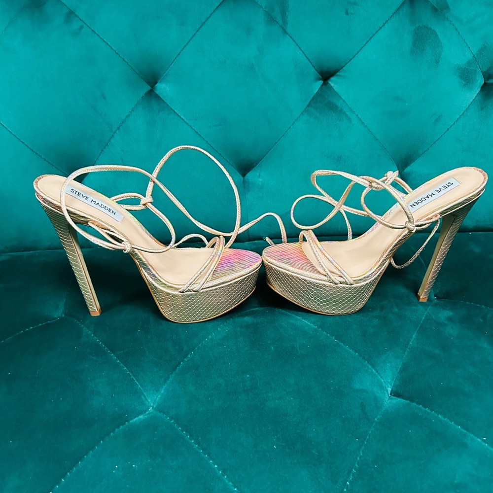 Steve Madden Gold Strappy Platform Heels Size 6.5